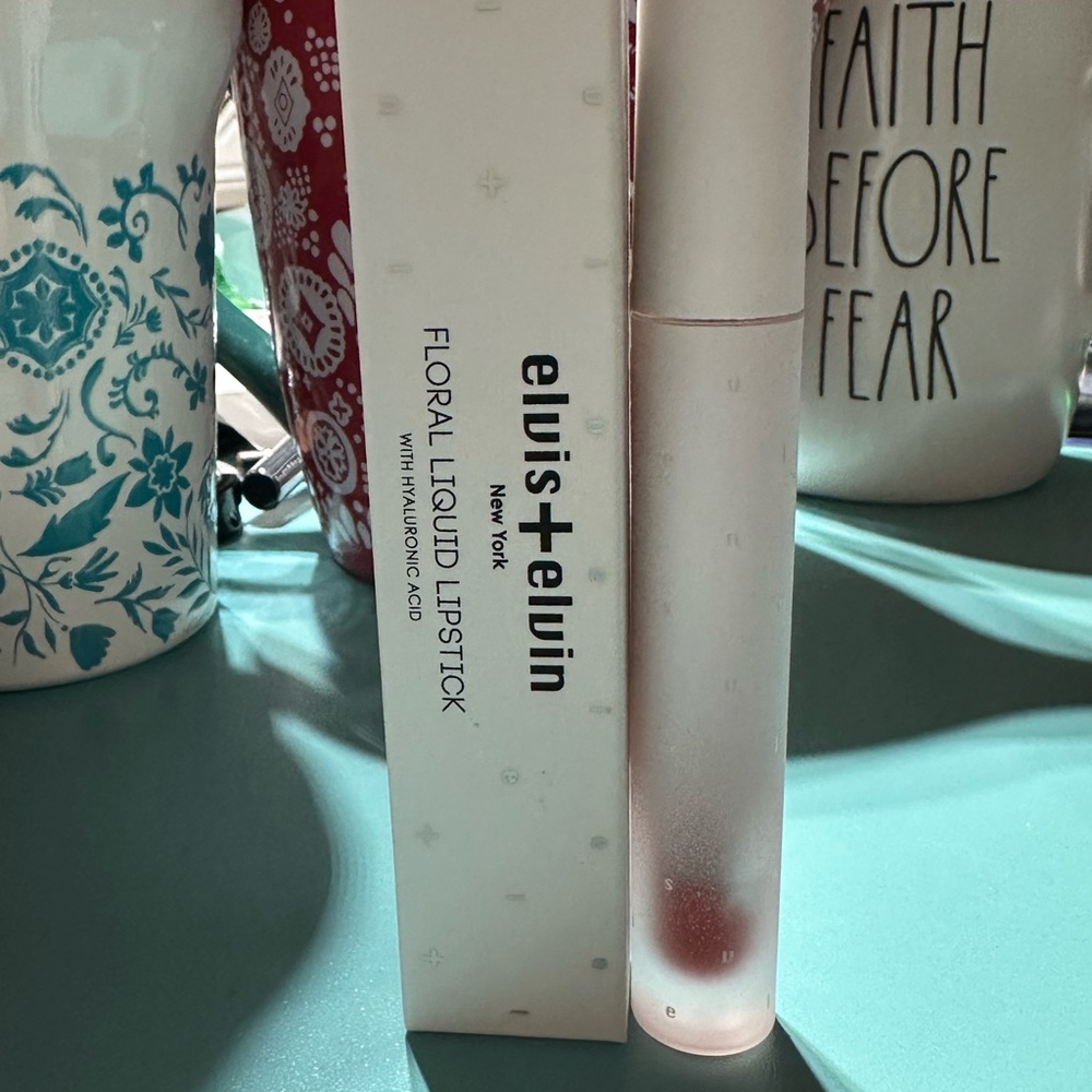 Elvis + Elvin Floral Liquid Lipstick in shade 260